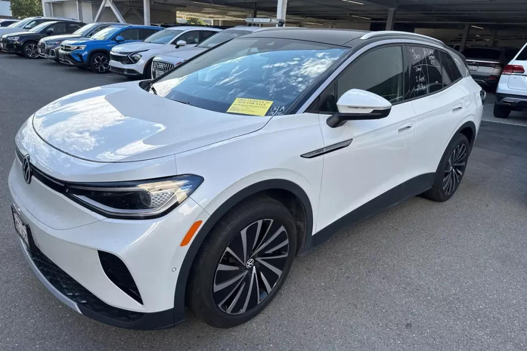 2023 Volkswagen ID.4 Pro Plus photo 1
