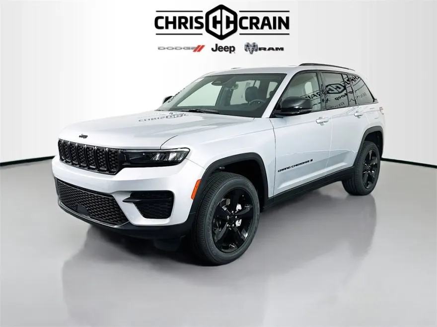 2025 Jeep Grand Cherokee Altitude photo 1
