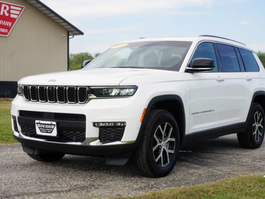 2024 Jeep Grand Cherokee Limited photo 1