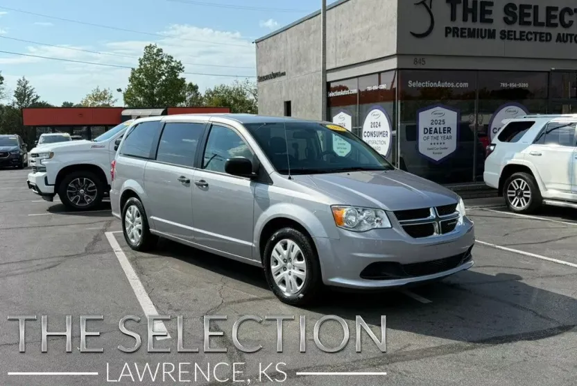 2019 Dodge Grand Caravan SE photo 1