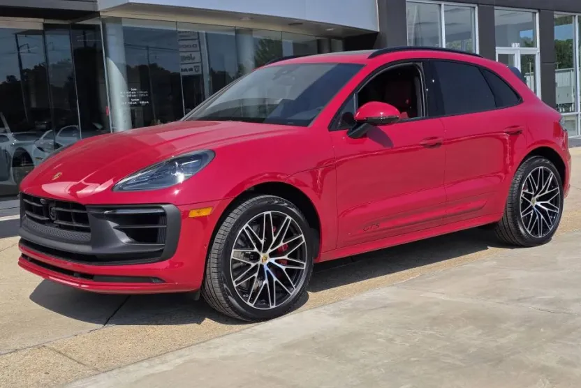 2025 Porsche Macan GTS photo 1