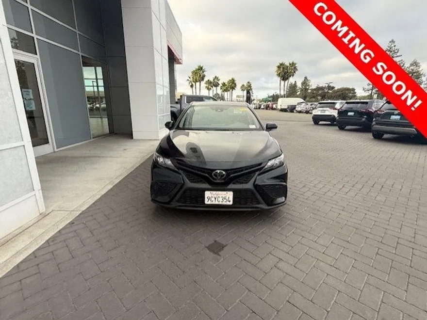 2023 Toyota Camry SE photo 1