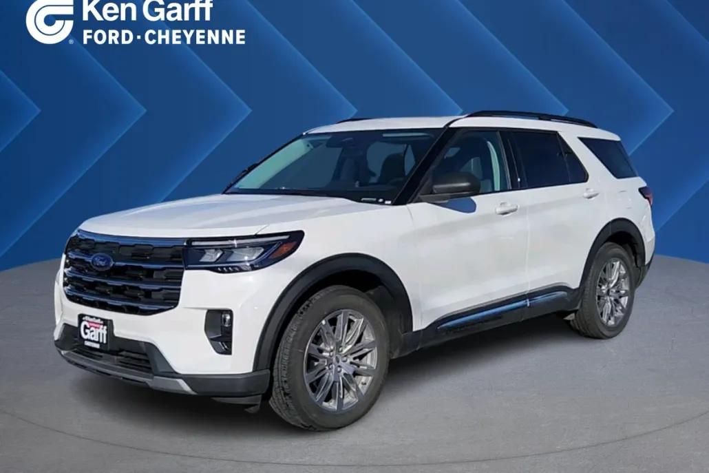 2025 Ford Explorer photo 1