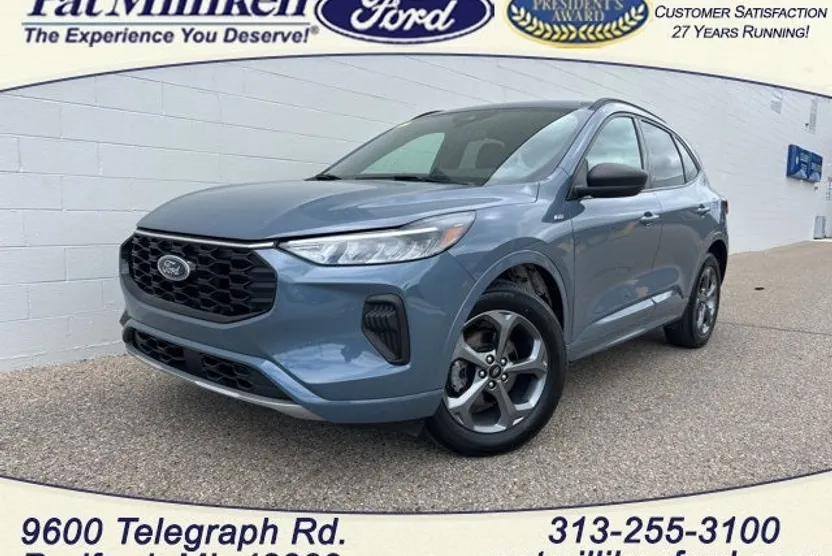 2023 Ford Escape ST-Line photo 1