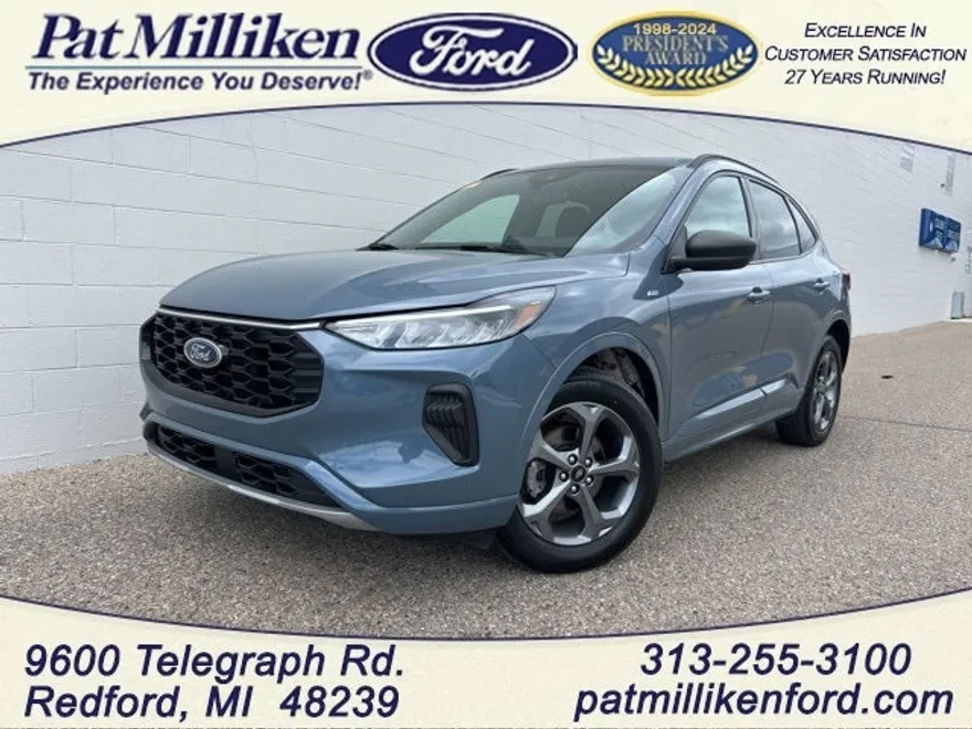 2023 Ford Escape ST-Line photo 1