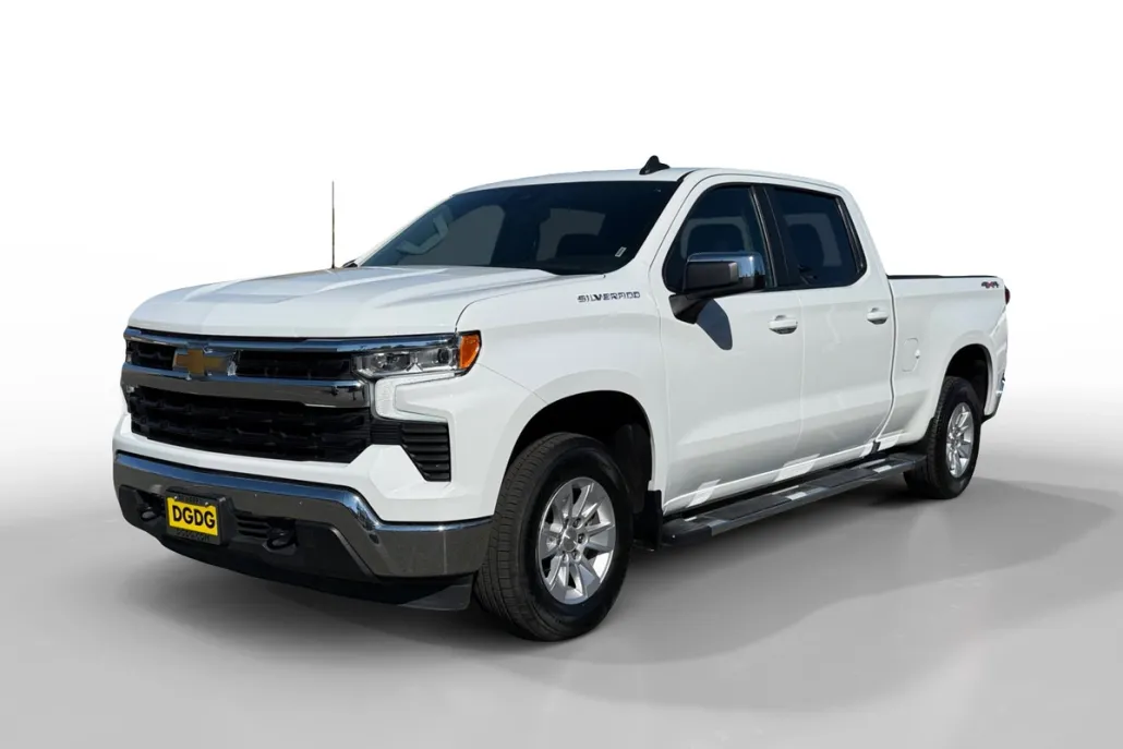 2024 Chevrolet Silverado 1500 LT photo 1