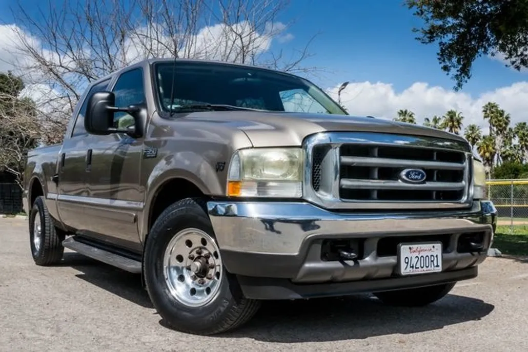 2002 Ford F-350 XLT photo 1