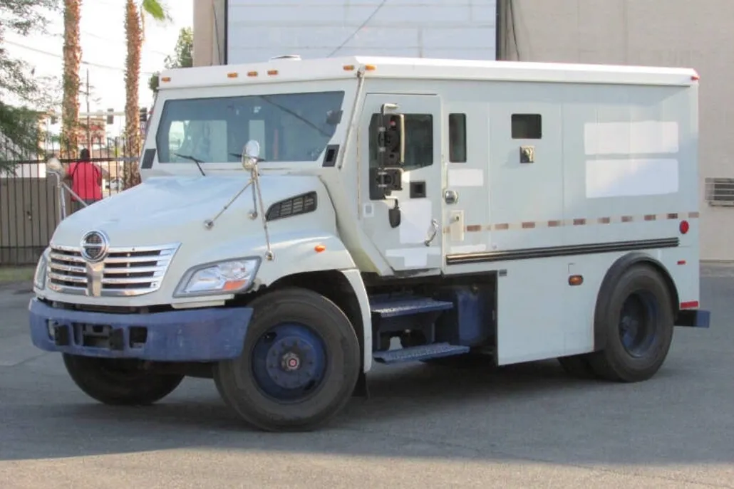 2008 Hino Conventional Type Truck photo 1