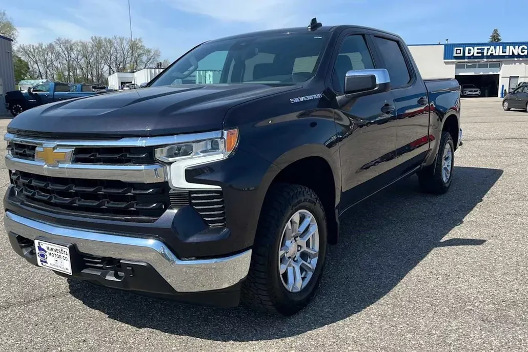 2023 Chevrolet Silverado 1500 LT photo 1
