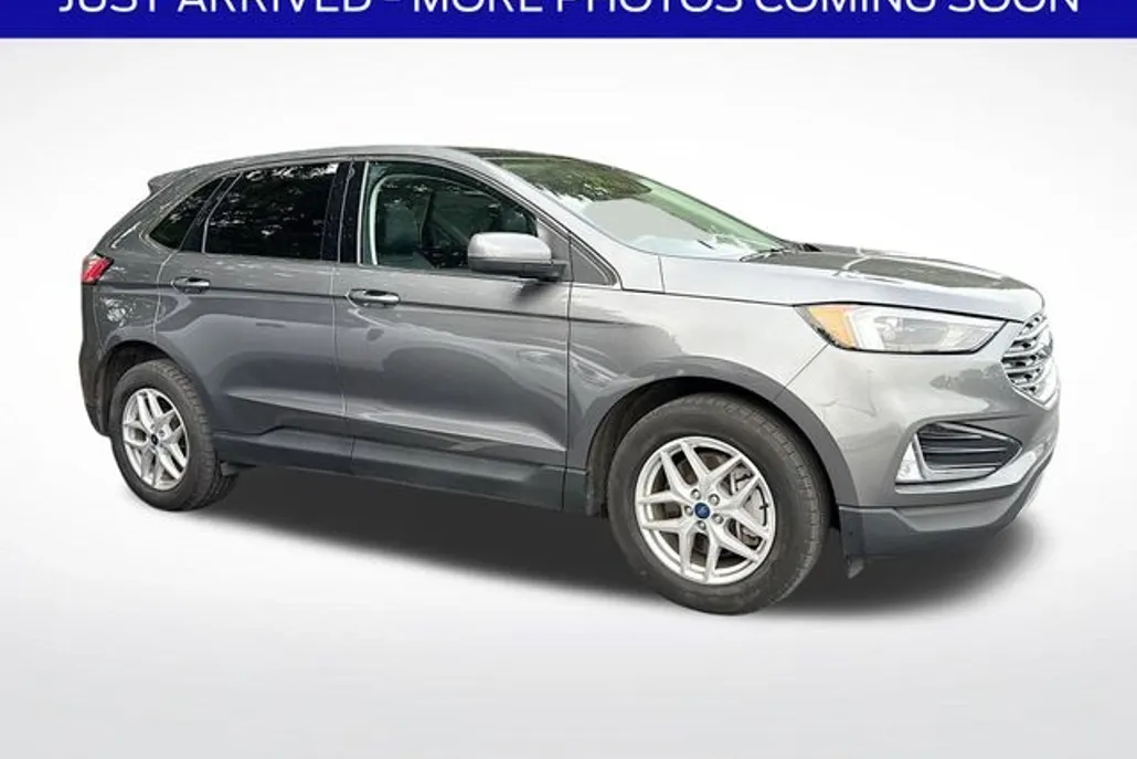 2022 Ford Edge SEL photo 1