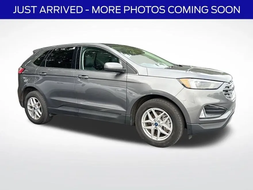 2022 Ford Edge SEL photo 1