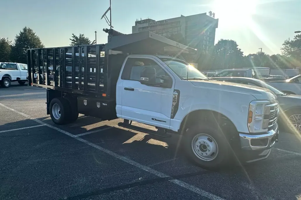 2024 Ford F-350 photo 1