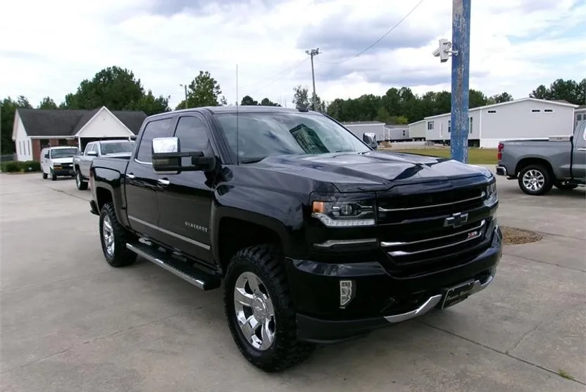 2017 Chevrolet Silverado 1500 LTZ photo 1