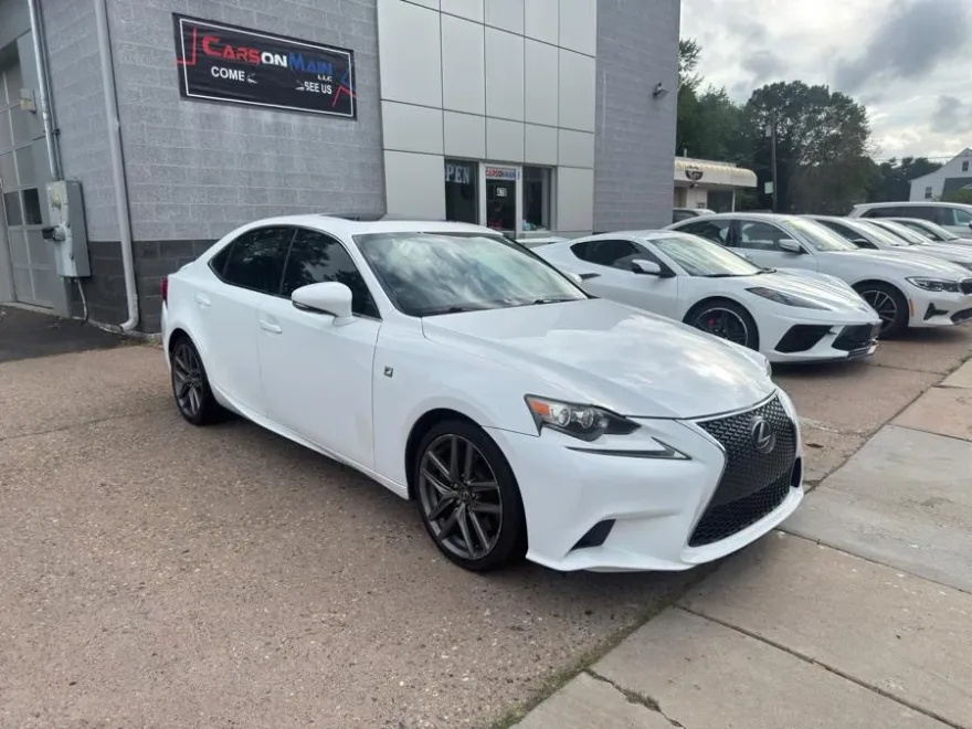 2016 Lexus IS 300 photo 1