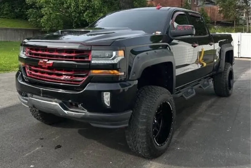 2018 Chevrolet Silverado 1500 LT Z71 photo 1