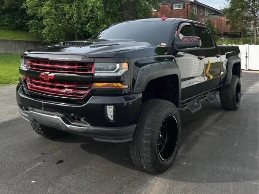 2018 Chevrolet Silverado 1500 LT Z71 photo 1