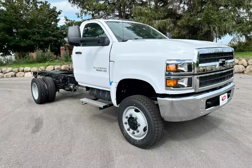 2023 Chevrolet Silverado 5500HD Work Truck photo 1