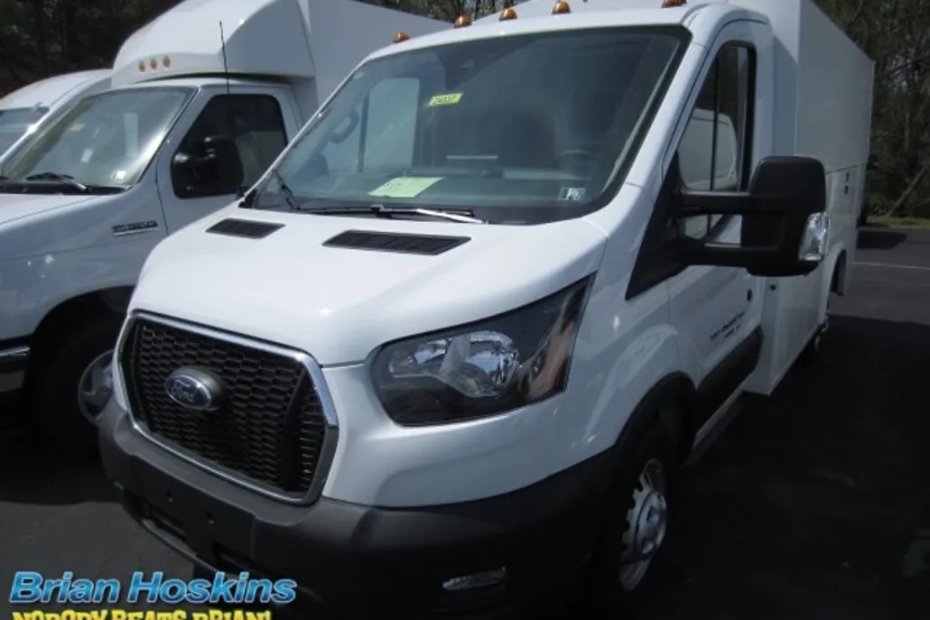 2024 Ford Transit Cutaway photo 1