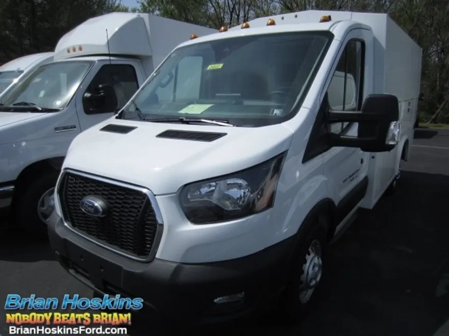 2024 Ford Transit Cutaway photo 1
