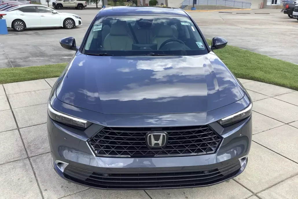 2025 Honda Accord Hybrid Touring photo 1