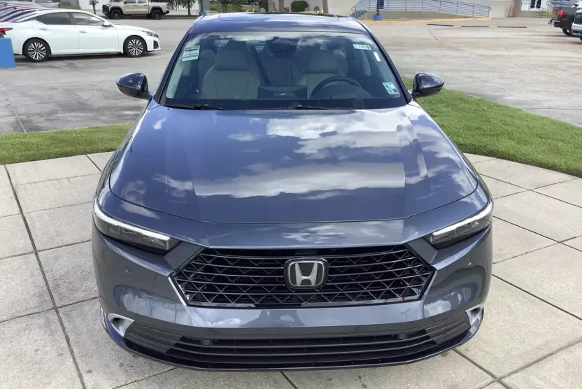 2025 Honda Accord Hybrid Touring photo 1