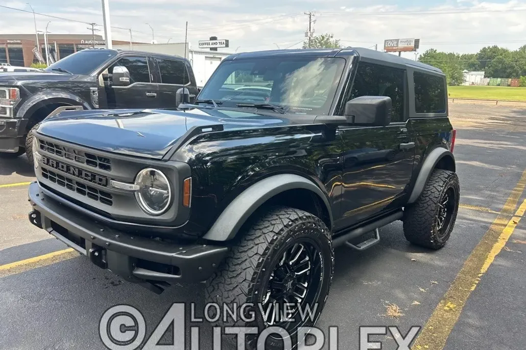 2022 Ford Bronco Base photo 1