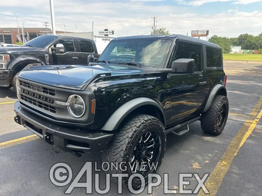 2022 Ford Bronco Base photo 1