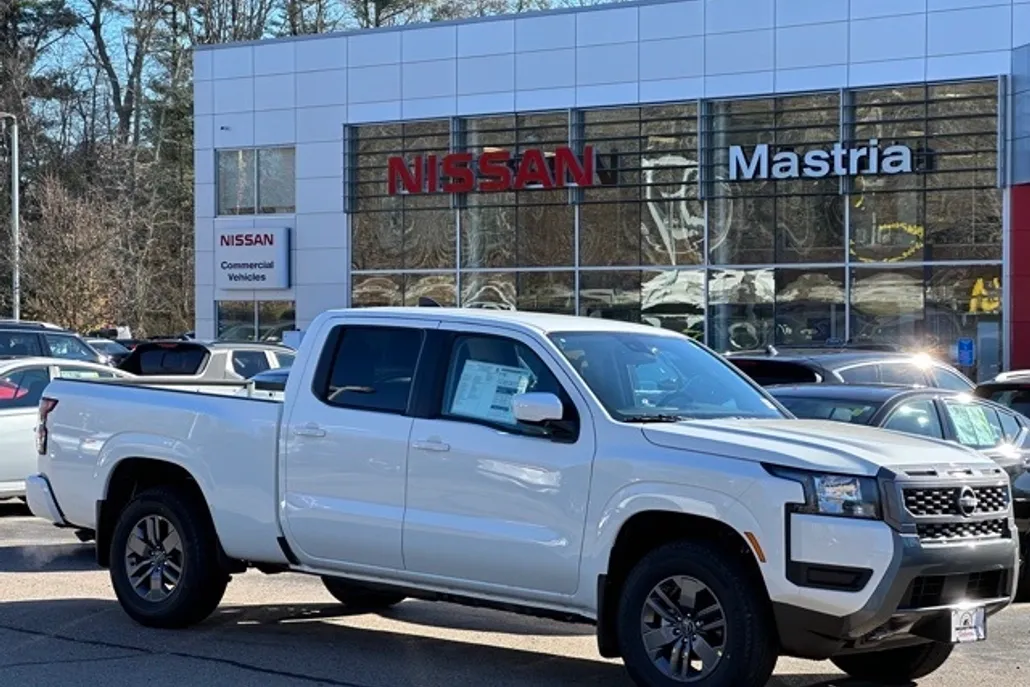 2025 Nissan Frontier Crew Cab SV photo 1