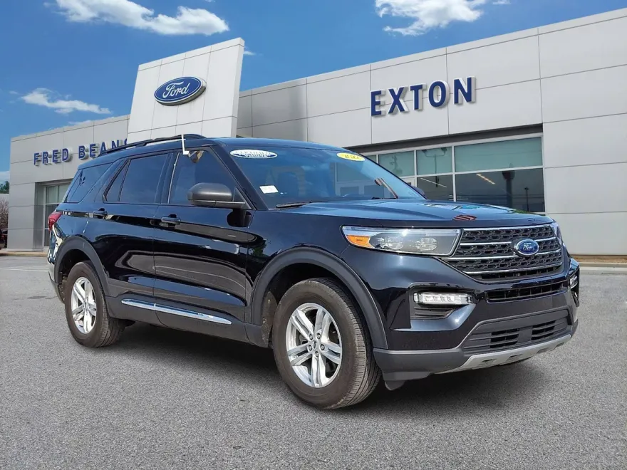 2022 Ford Explorer XLT photo 1