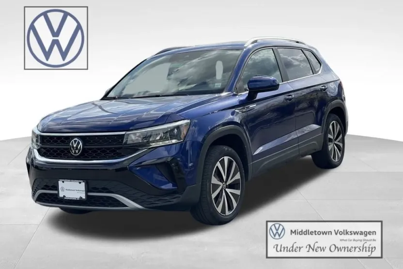 2023 Volkswagen Taos SE photo 1