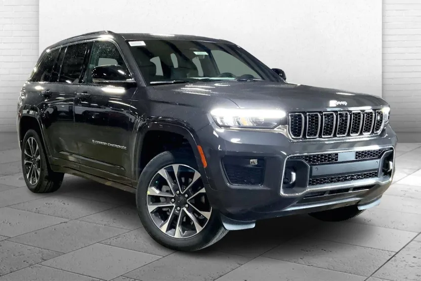 2025 Jeep Grand Cherokee Overland photo 1
