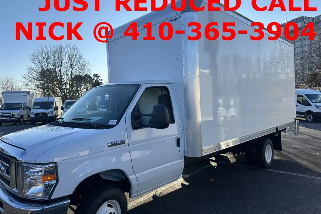 2025 Ford E-350 photo 1