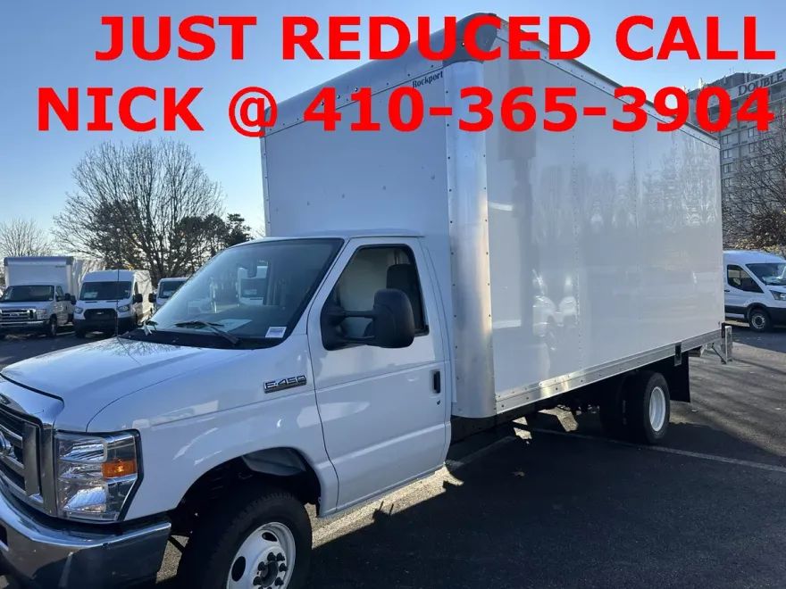 2025 Ford E-350 photo 1