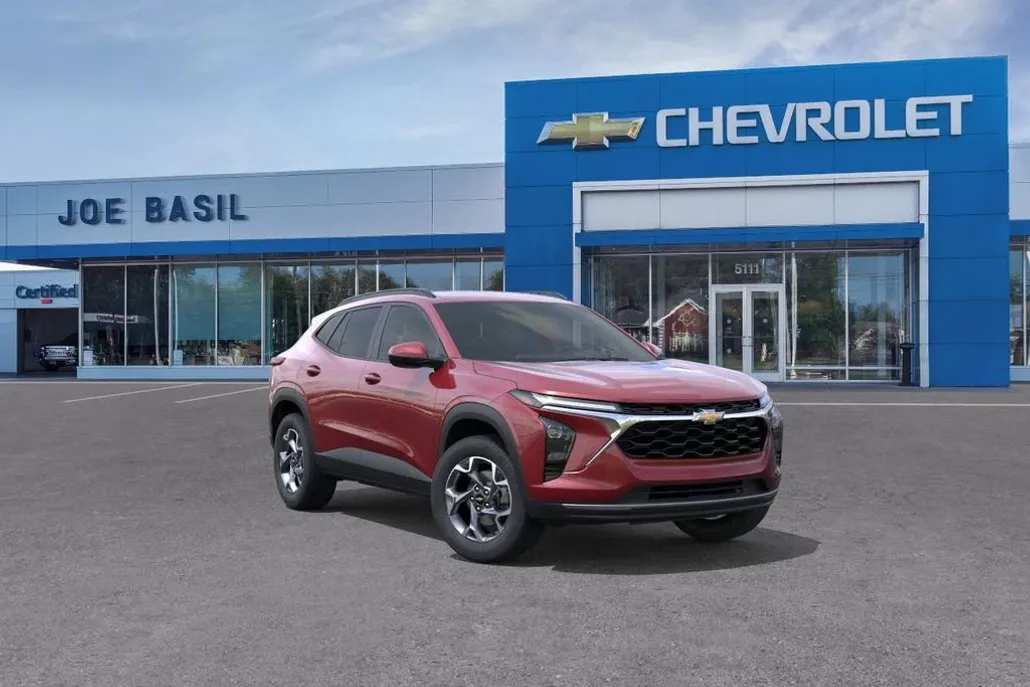 2025 Chevrolet Trax LT photo 1