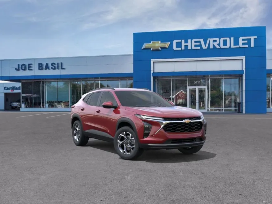 2025 Chevrolet Trax LT photo 1