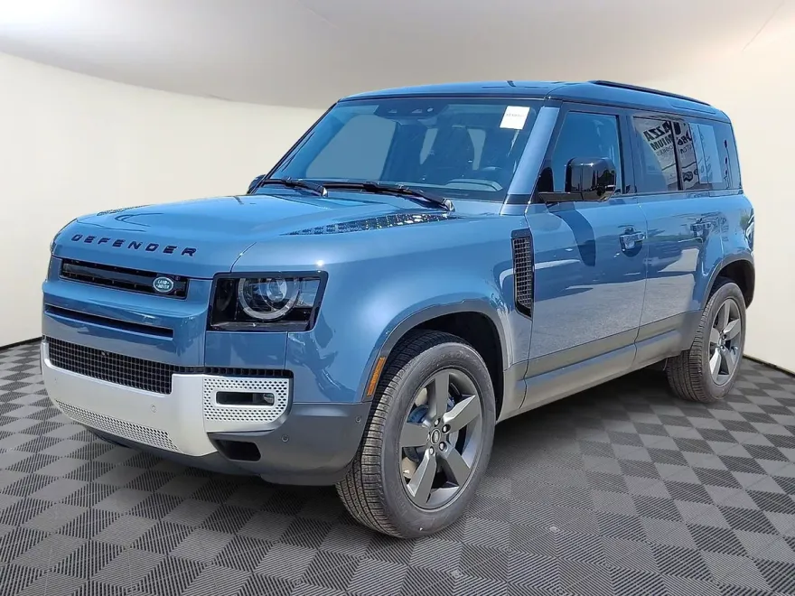 2025 Land Rover Defender 110 S photo 1