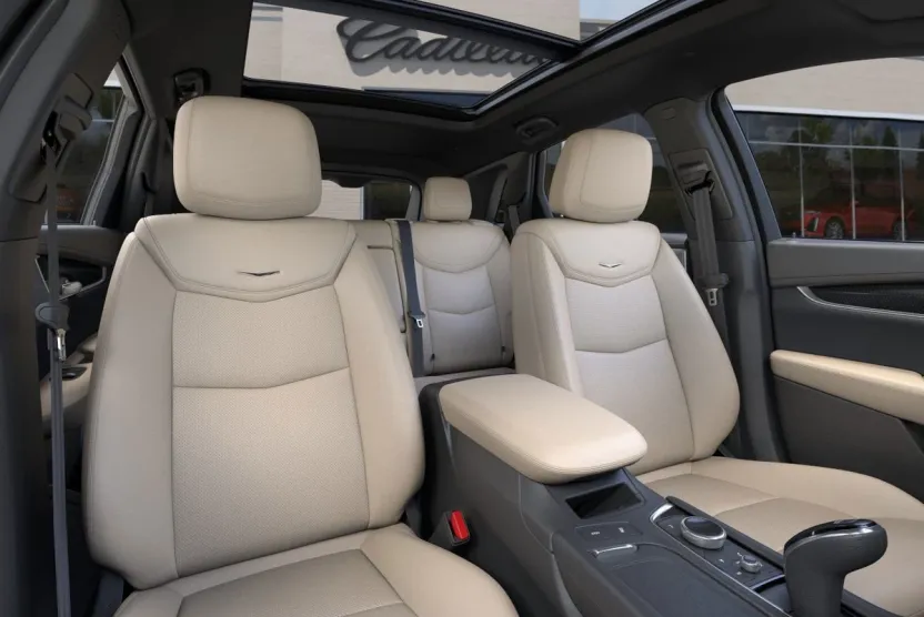 2025 Cadillac XT5 Sport photo 1