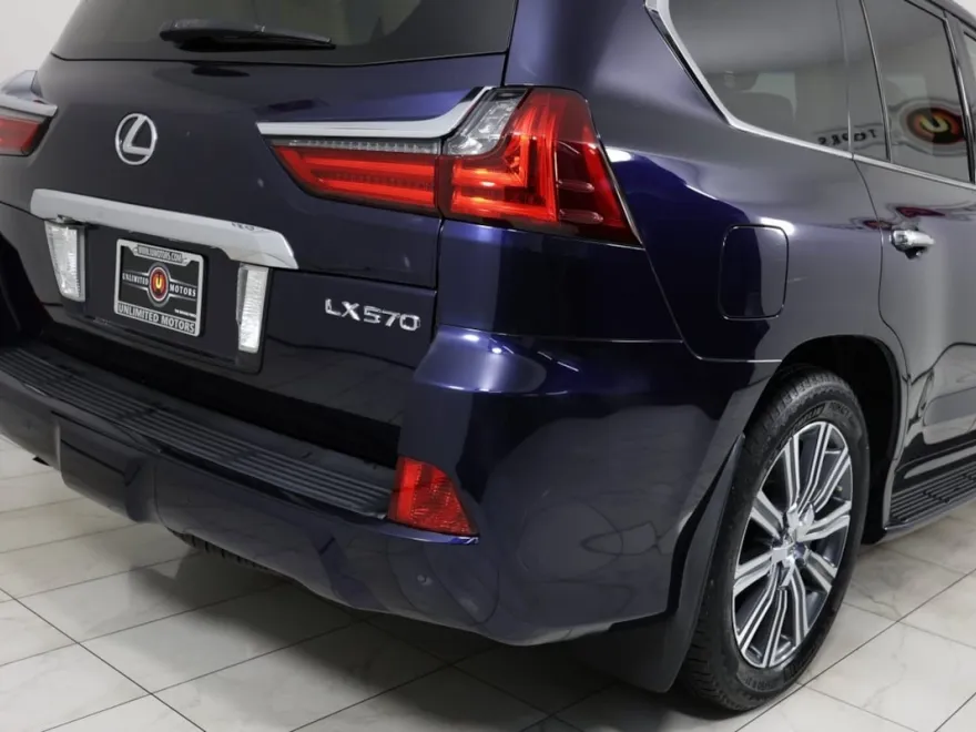 2017 Lexus LX 570 photo 38