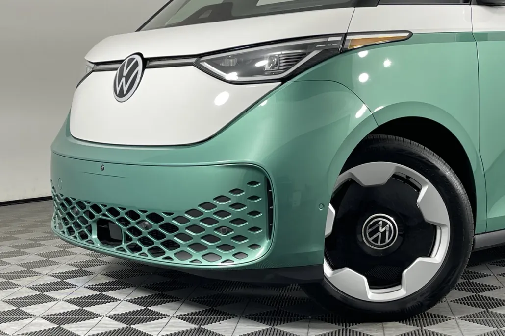 2025 Volkswagen ID. Buzz Pro Plus photo 1