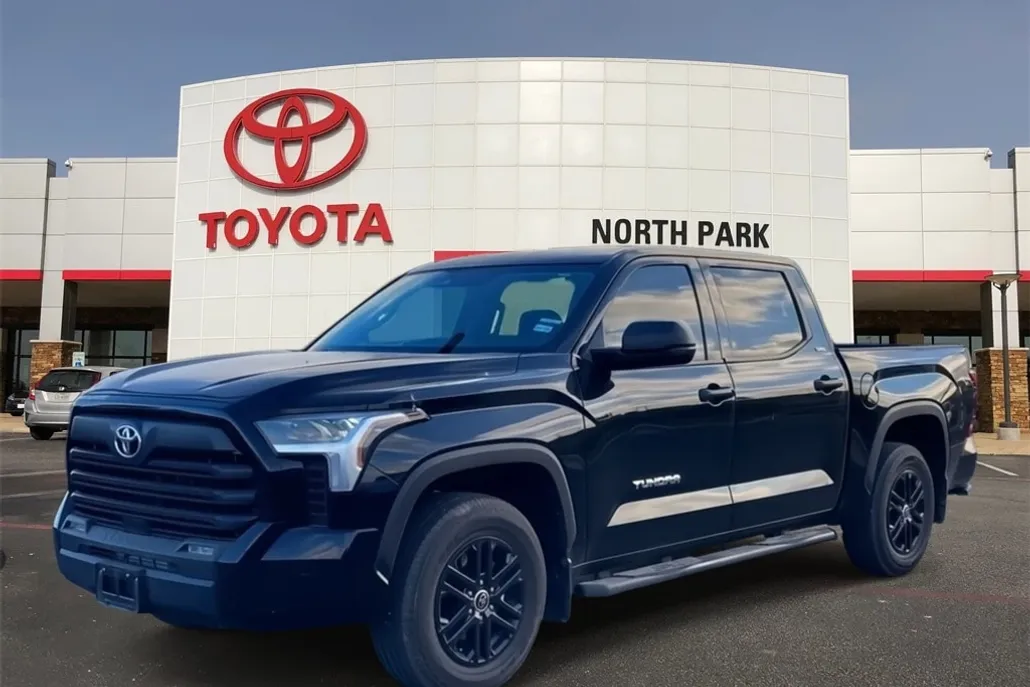 2024 Toyota Tundra SR5 photo 1