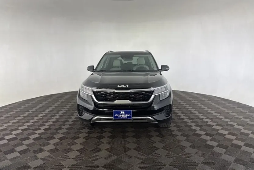 2022 Kia Seltos EX photo 1