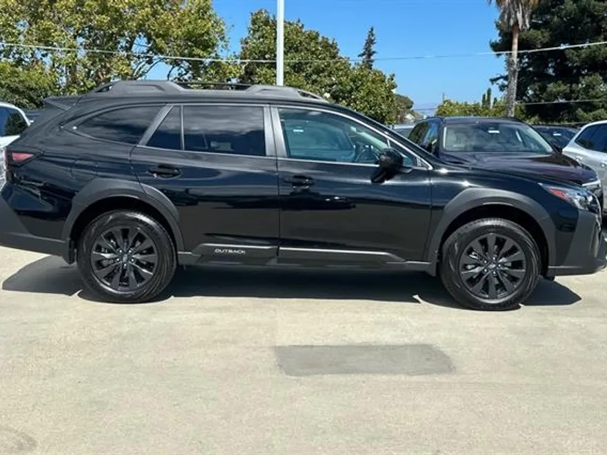 2025 Subaru Outback Onyx Edition photo 1