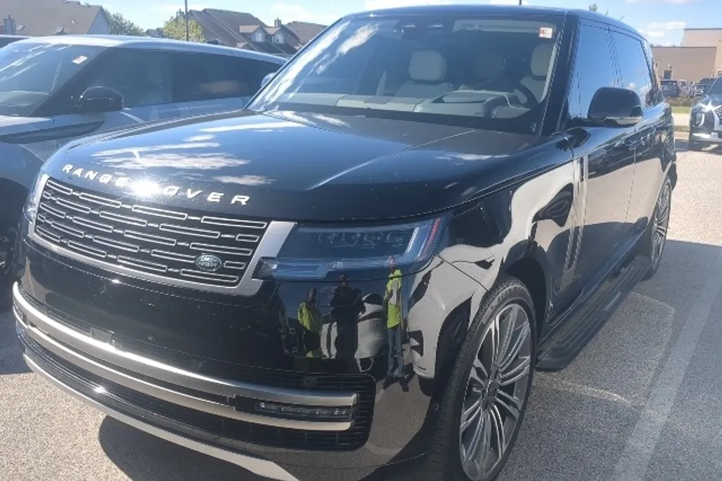 2025 Land Rover Range Rover SE photo 1