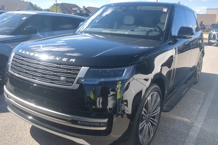 2025 Land Rover Range Rover SE photo 1