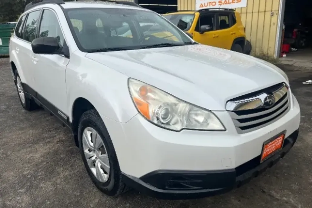 2011 Subaru Outback 2.5i photo 1