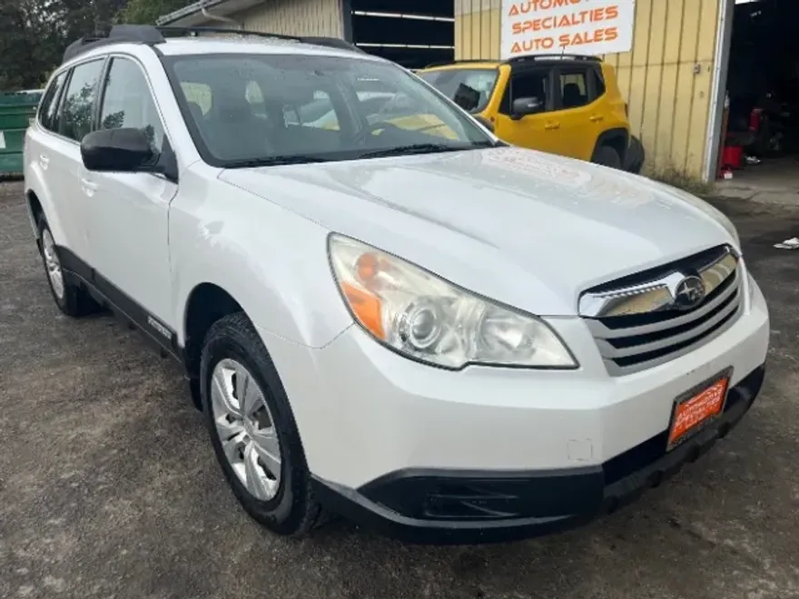 2011 Subaru Outback 2.5i photo 1