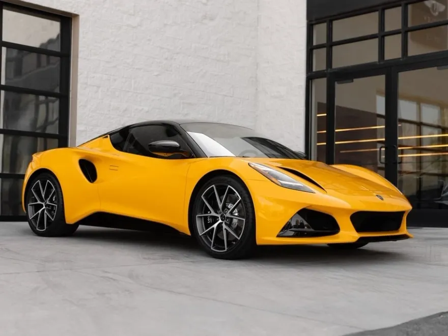 2025 Lotus Emira photo 1
