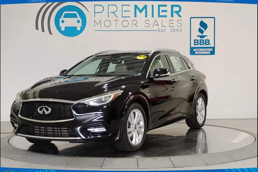 2018 Infiniti QX30 Base photo 1
