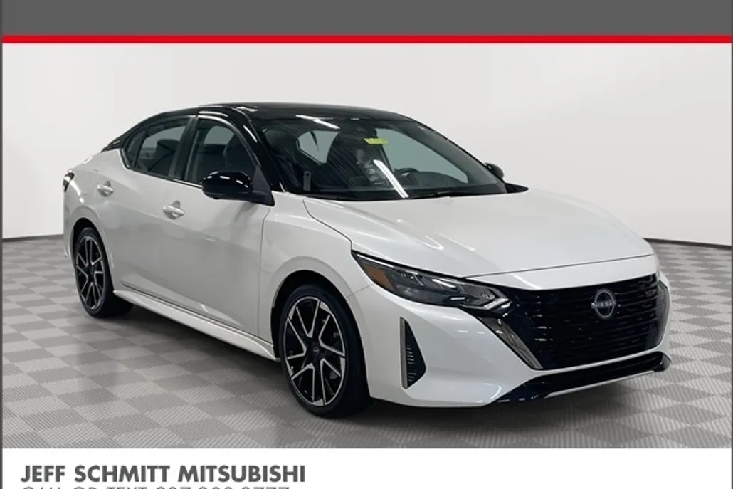 2024 Nissan Sentra SR photo 1