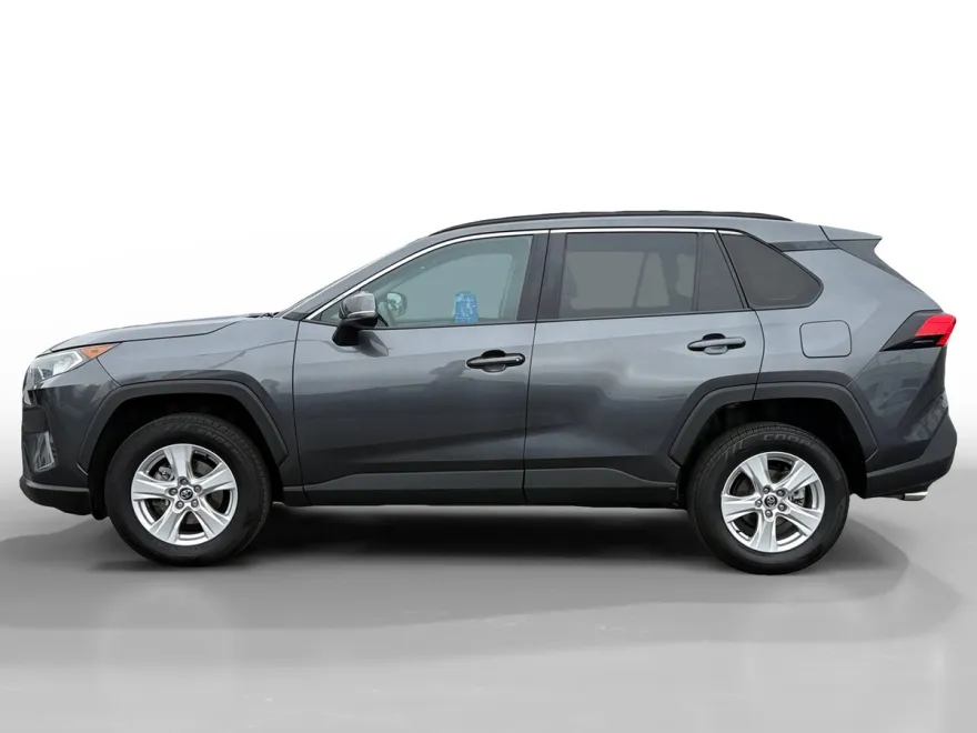 2020 Toyota RAV4 XLE photo 1